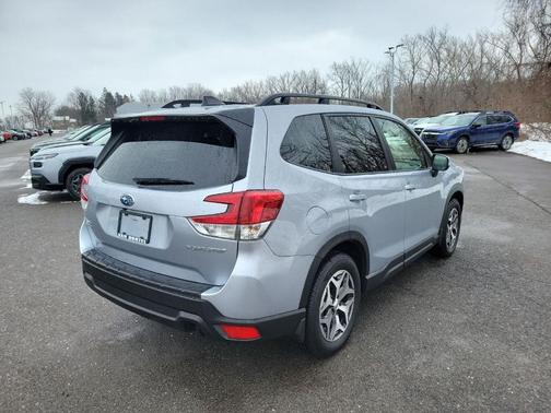 2024 Subaru Forester Premium