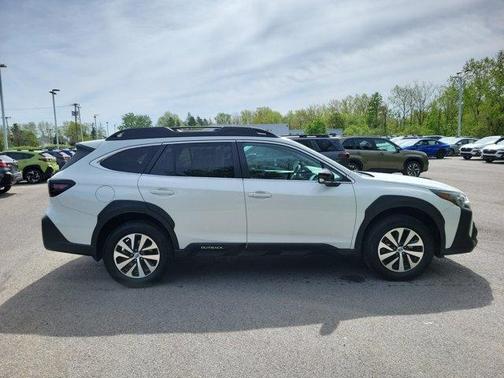 Crystal White Pearl 2024 Subaru Outback Premium