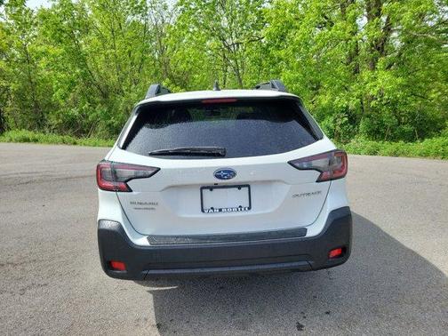 Crystal White Pearl 2024 Subaru Outback Premium