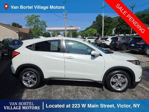 White 2016 Honda HR-V EX