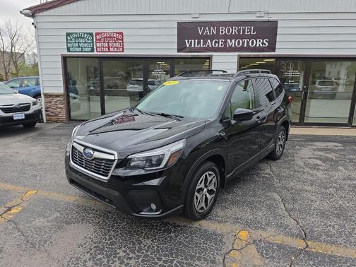 Crystal Black Silica 2021 Subaru Forester Premium