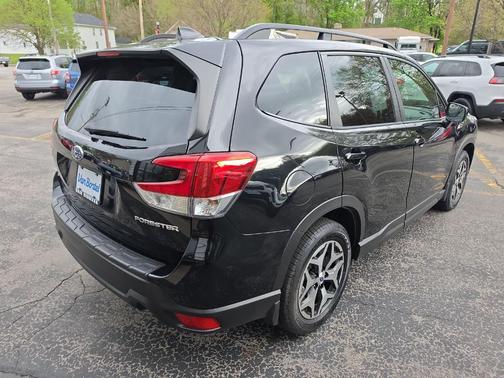 Crystal Black Silica 2021 Subaru Forester Premium