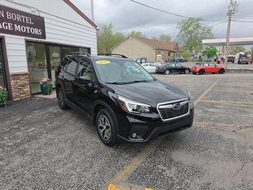 Crystal Black Silica 2021 Subaru Forester Premium