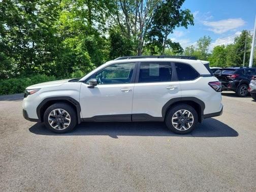 Crystal White Pearl 2025 Subaru Forester Premium
