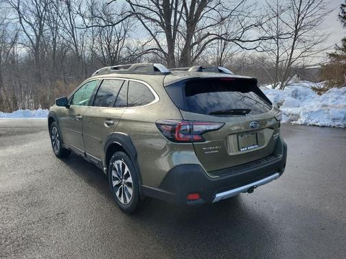 2023 Subaru Outback Touring