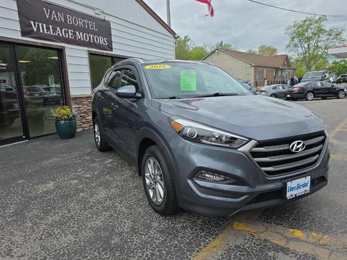 2016 Hyundai TUCSON SE