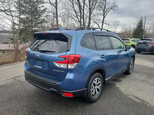 Horizon Blue Pearl 2023 Subaru Forester 2.5i Premium