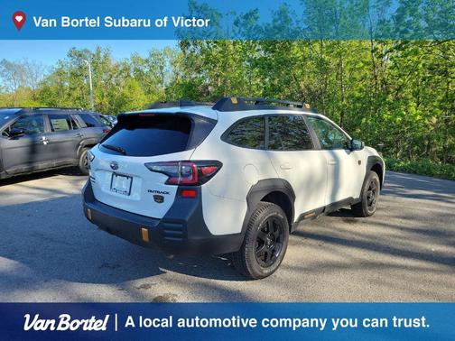 Crystal White Pearl 2022 Subaru Outback Wilderness