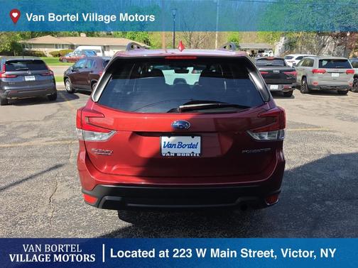 Crimson Red Pearl 2023 Subaru Forester Limited