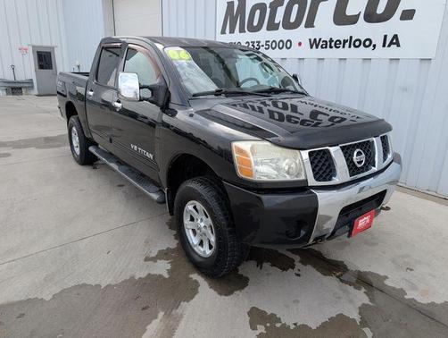 Galaxy 2006 Nissan Titan LE Crew Cab