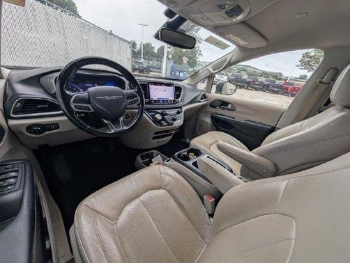 Granite Crystal Clearcoat Metallic 2021 Chrysler Pacifica Touring-L