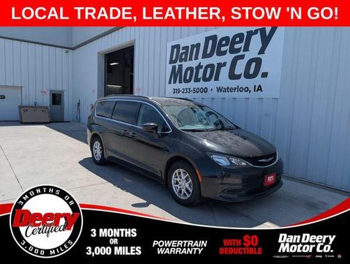 Brilliant Black Crystal Pearlcoat 2021 Chrysler Voyager LXI