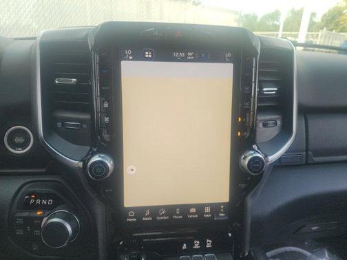 Bright White Clearcoat 2027 RAM 1500 Big Horn