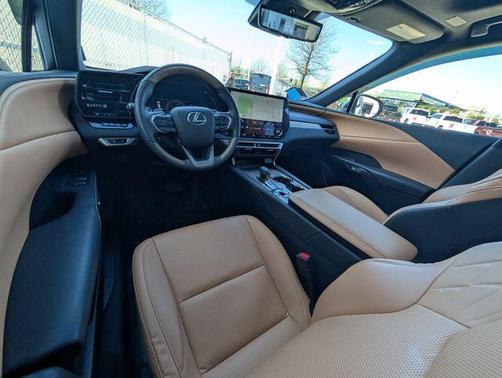 Eminent White Pearl 2023 Lexus RX 350h Premium