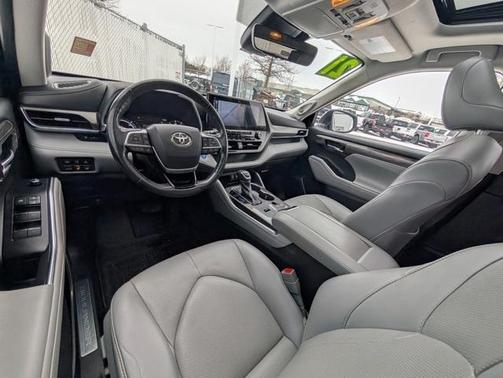 2021 Toyota Highlander Hybrid Limited