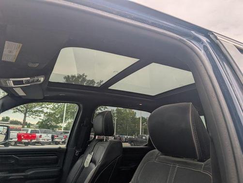 Patriot Blue Pearlcoat 2022 RAM 1500 Limited