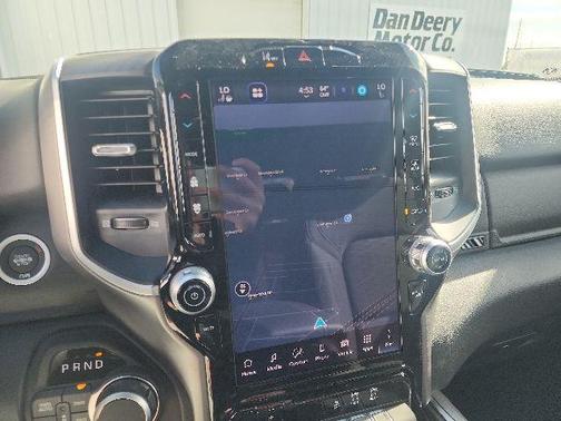 Bright White Clearcoat 2026 RAM 1500 Big Horn