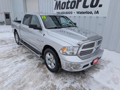 2015 RAM 1500 SLT