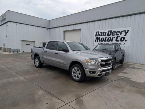Billet Silver Metallic Clearcoat 2024 RAM 1500 Big Horn/Lone Star
