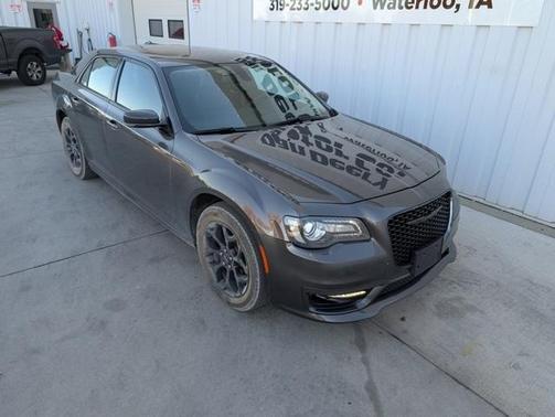 2023 Chrysler 300 Touring L