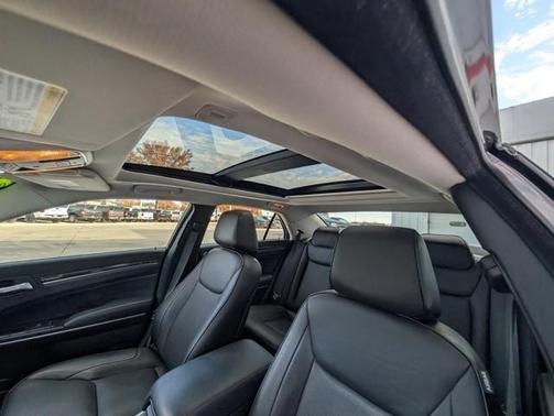 2023 Chrysler 300 Touring L