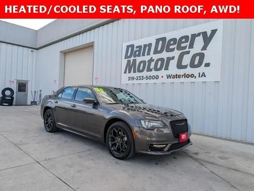 2023 Chrysler 300 Touring L