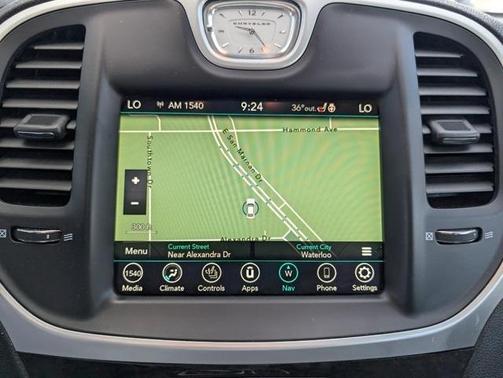 2023 Chrysler 300 Touring L