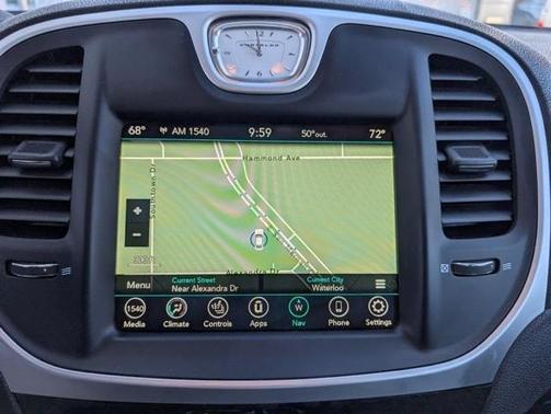 2023 Chrysler 300 Touring L