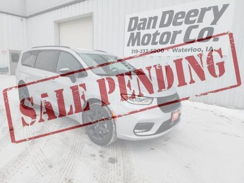 Silver Mist Clearcoat 2026 Chrysler Pacifica Select