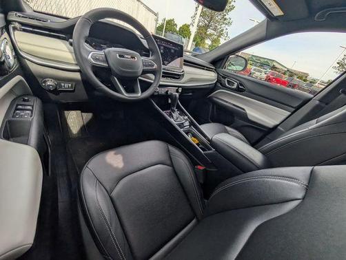 Bright White Clearcoat 2025 Jeep Compass Limited