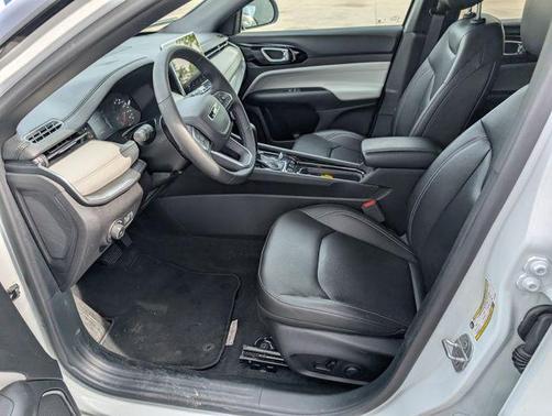 Bright White Clearcoat 2025 Jeep Compass Limited