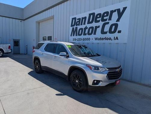 Silver Ice Metallic 2018 Chevrolet Traverse LT Cloth