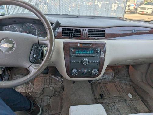 White 2007 Chevrolet Impala LT