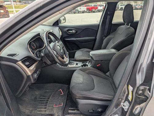 Granite Crystal Clearcoat Metallic 2015 Jeep Cherokee Latitude