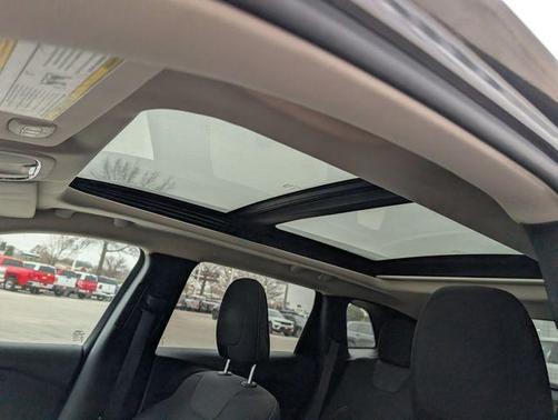 Granite Crystal Clearcoat Metallic 2015 Jeep Cherokee Latitude