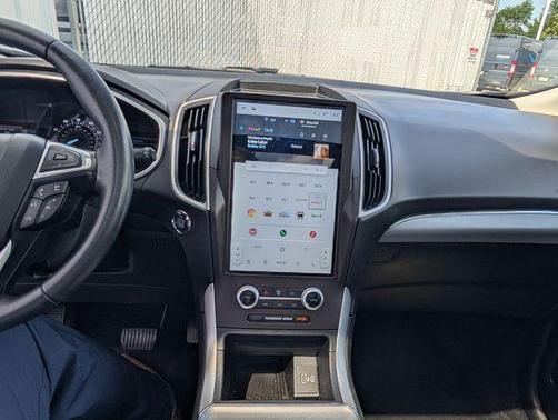Black Metallic 2021 Ford Edge SEL