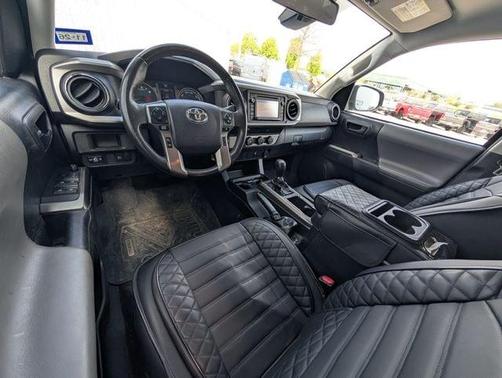 Silver Sky Metallic 2019 Toyota Tacoma SR5