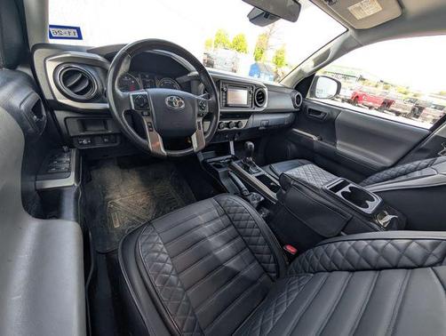 Silver Sky Metallic 2019 Toyota Tacoma SR5