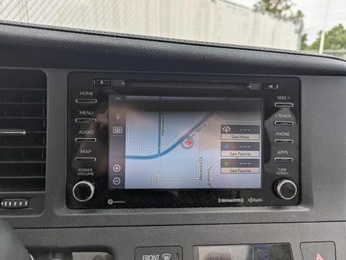 2018 Toyota Sienna XLE