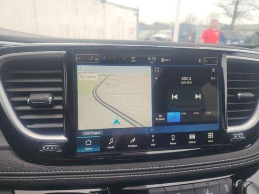 Diamond Black 2026 Chrysler Pacifica Limited