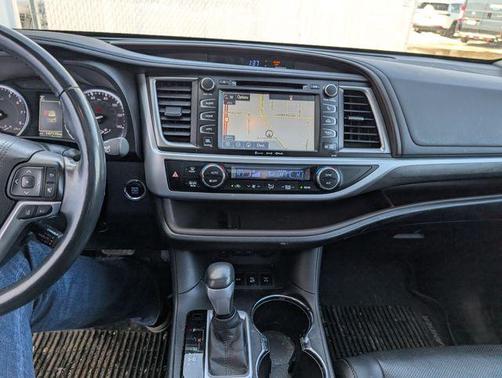 2017 Toyota Highlander Limited Platinum