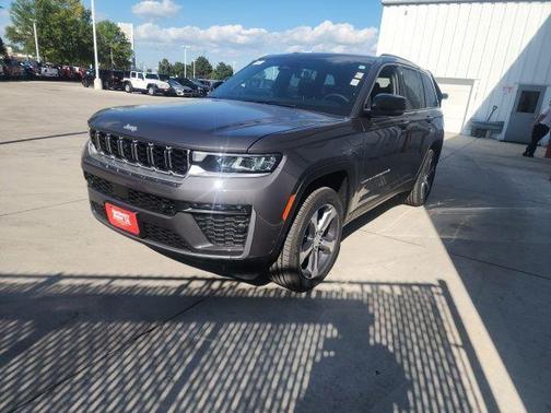 Metallic 2026 Jeep Grand Cherokee Limited