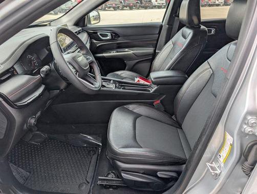 Silver Zynith 2025 Jeep Compass Trailhawk