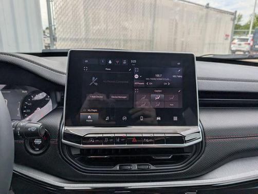 Silver Zynith 2025 Jeep Compass Trailhawk