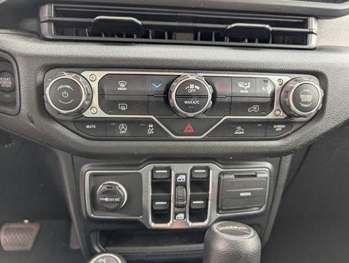 Black Clearcoat 2024 Jeep Gladiator Nighthawk
