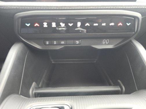 41 2026 Jeep Cherokee LAREDO/LIMITED