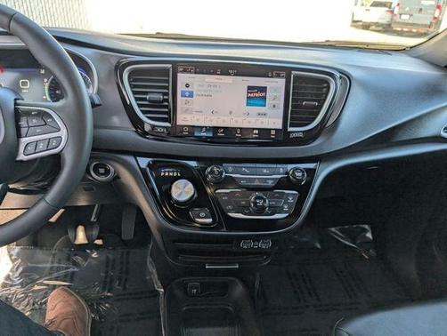 Ceramic Gray Clearcoat 2025 Chrysler Pacifica Select