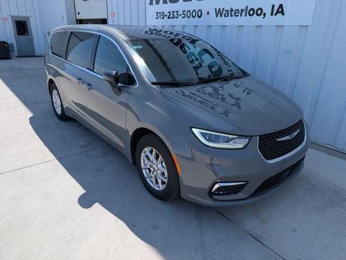 Ceramic Gray Clearcoat 2025 Chrysler Pacifica Select