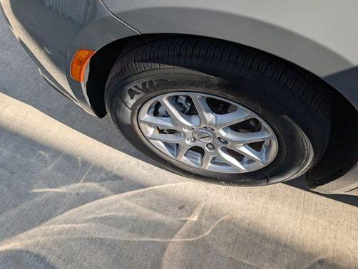 Ceramic Gray Clearcoat 2025 Chrysler Pacifica Select