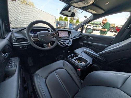 Ceramic Gray Clearcoat 2025 Chrysler Pacifica Select